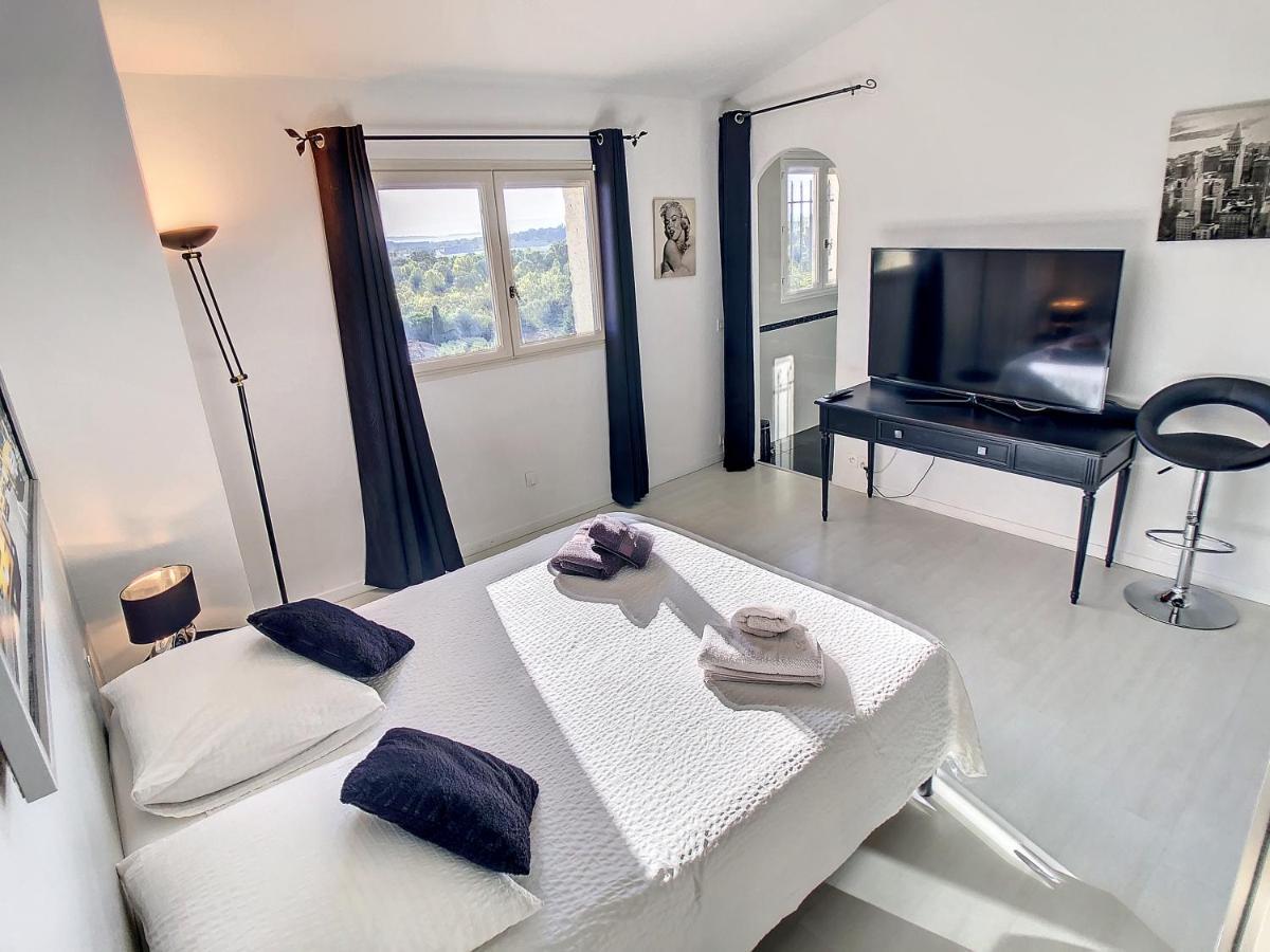 3 Bedrooms Villa Near Cannes - Pool & Jacuzzi - Sea View Mandelieu Εξωτερικό φωτογραφία