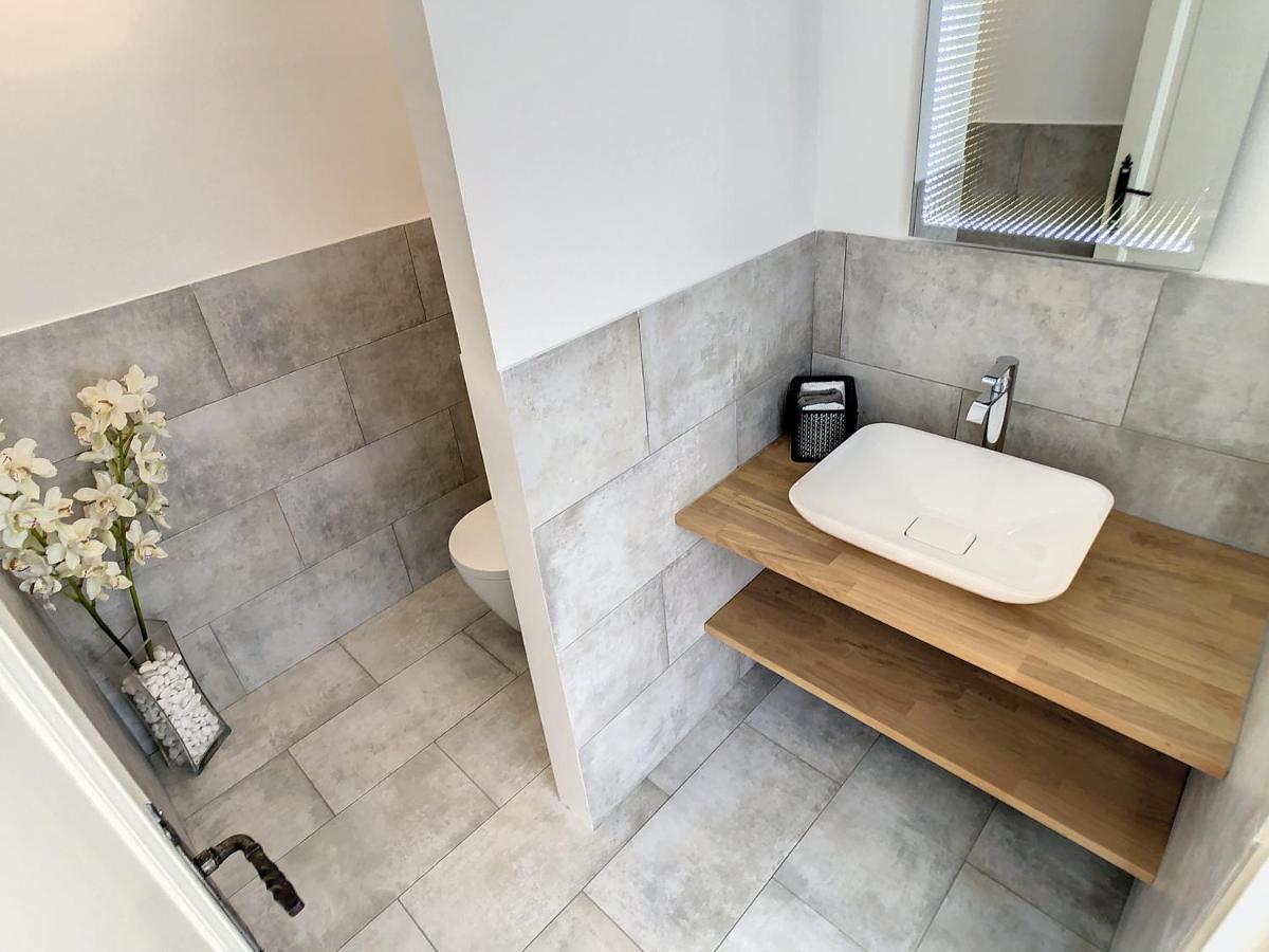 3 Bedrooms Villa Near Cannes - Pool & Jacuzzi - Sea View Mandelieu Εξωτερικό φωτογραφία
