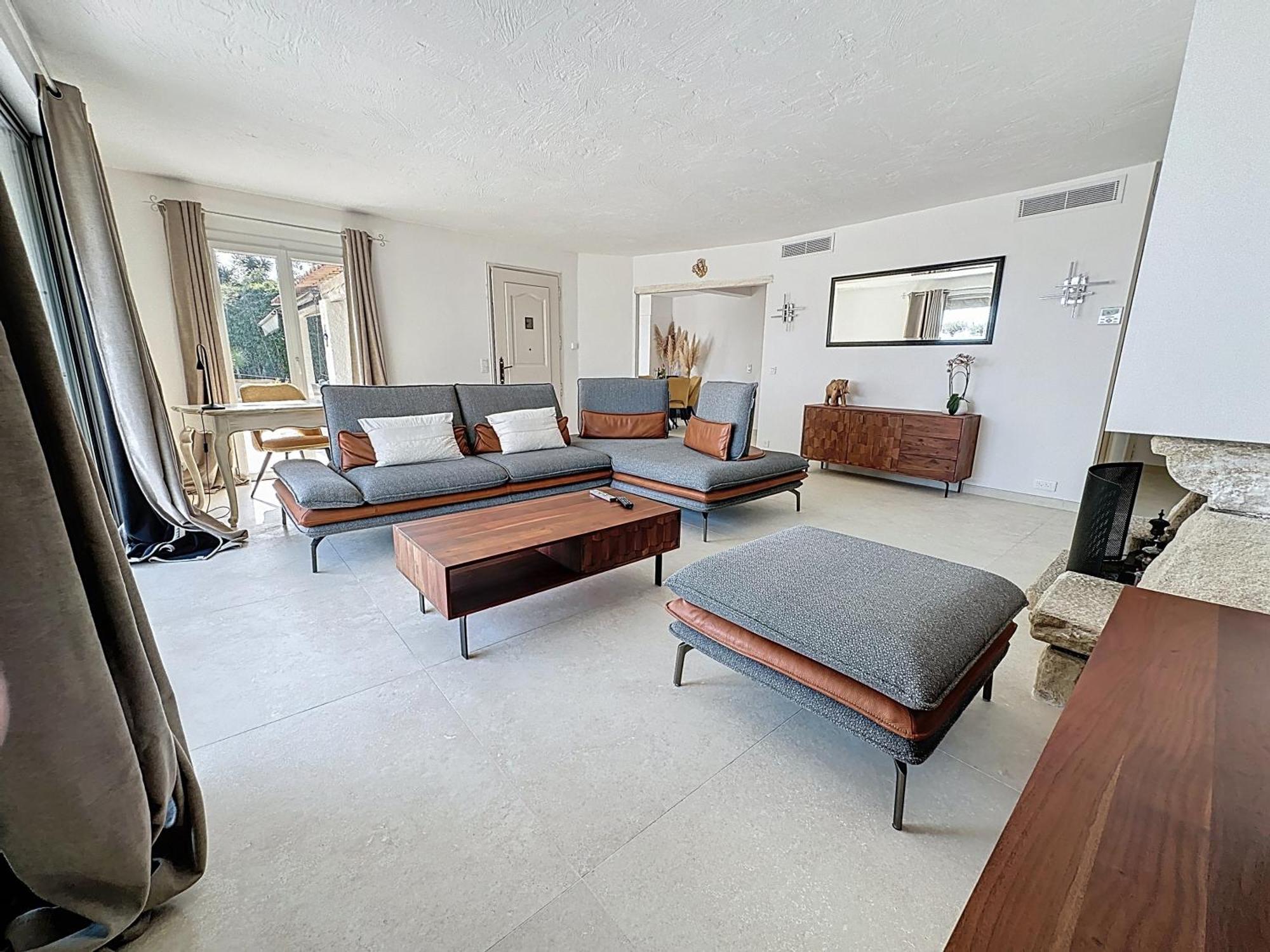 3 Bedrooms Villa Near Cannes - Pool & Jacuzzi - Sea View Mandelieu Εξωτερικό φωτογραφία
