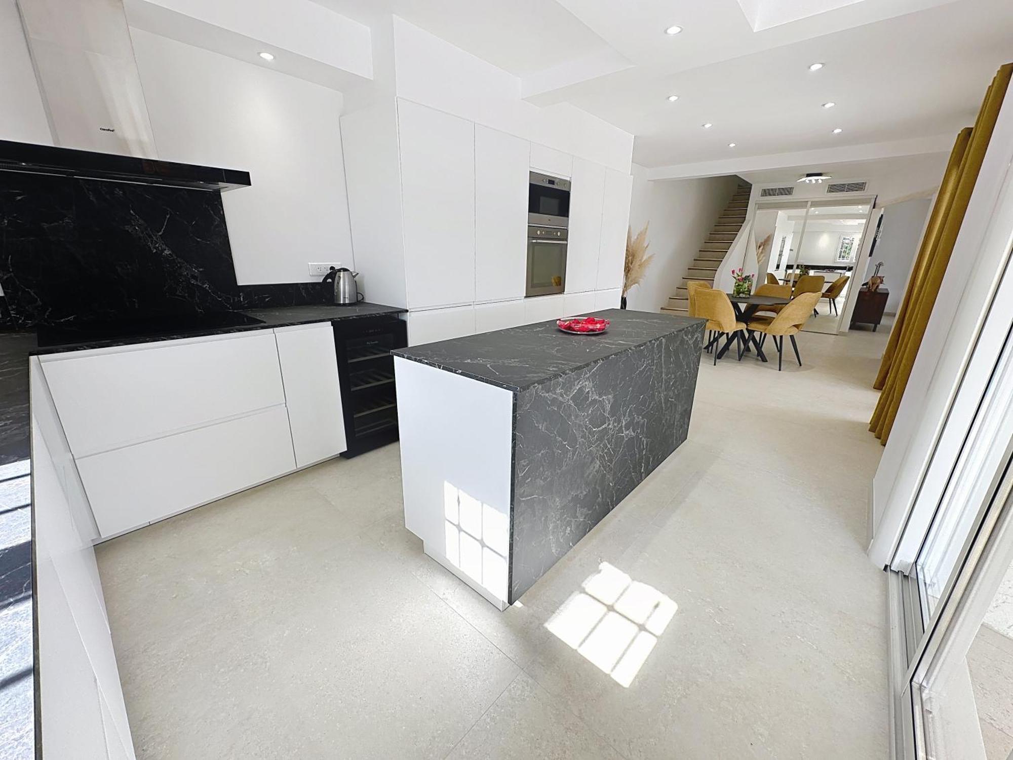 3 Bedrooms Villa Near Cannes - Pool & Jacuzzi - Sea View Mandelieu Εξωτερικό φωτογραφία