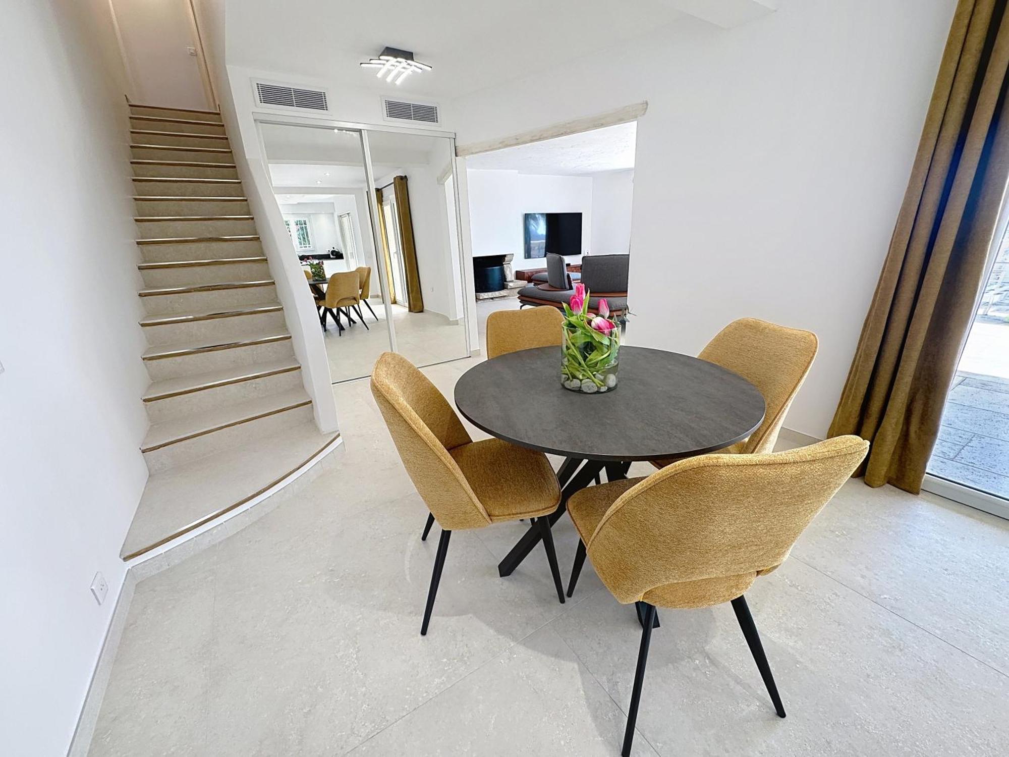 3 Bedrooms Villa Near Cannes - Pool & Jacuzzi - Sea View Mandelieu Εξωτερικό φωτογραφία