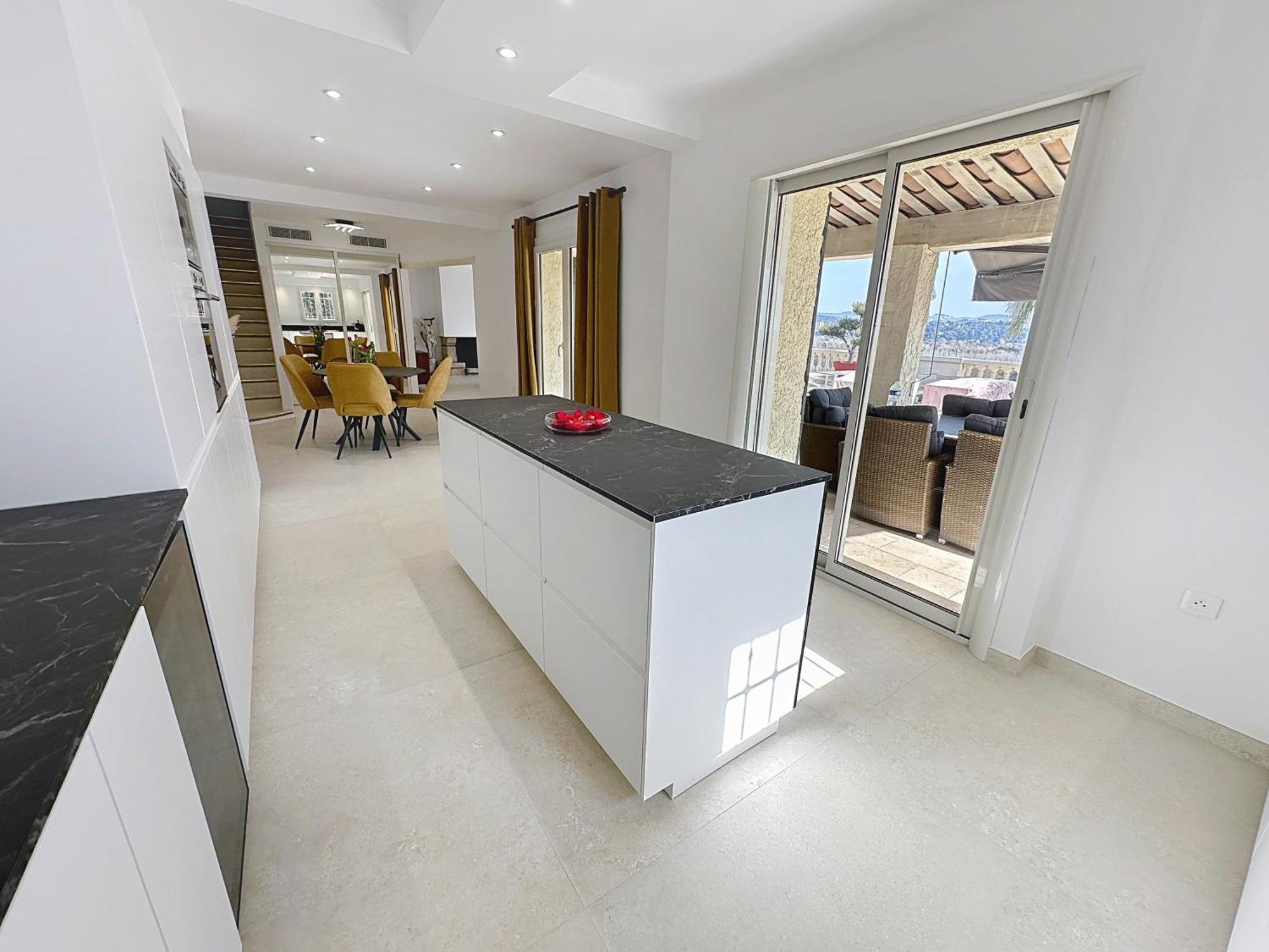 3 Bedrooms Villa Near Cannes - Pool & Jacuzzi - Sea View Mandelieu Εξωτερικό φωτογραφία