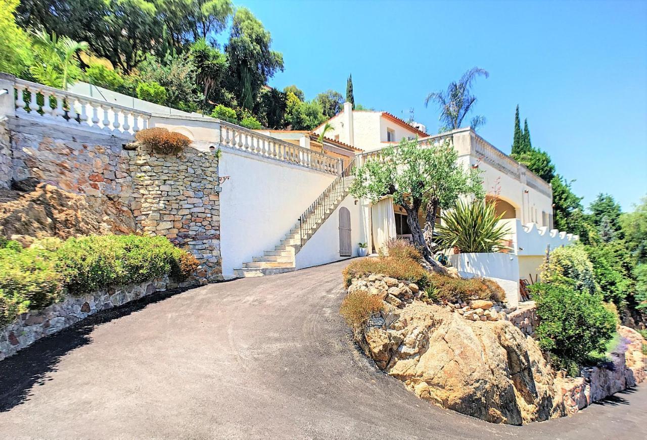 3 Bedrooms Villa Near Cannes - Pool & Jacuzzi - Sea View Mandelieu Εξωτερικό φωτογραφία